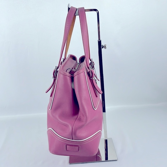 Coach Hamptons Lilac and White Leather Hand Bag M3Q-9605 Zip Closure Purse - Picture 3 of 16